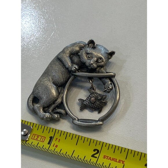 Vintage Signed JJ Jonette Pin Brooch Pewter Cat with Fish Bowl - Picture 6 of 7